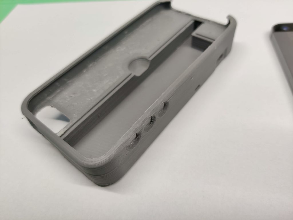 Prototyp obudowy pompy insulinowej Iphone SE
